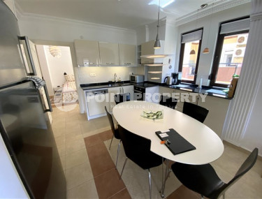 Cozy apartment with an area of 115 m2 and two balconies in the Oba area. Sold furnished.-id-4371-photo-2