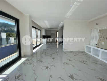 Новая двухэтажная вилла 3+1 с роскошным панорамным видом на море в элитном районе Аланьи Бекташ.-id-4382-фото-2