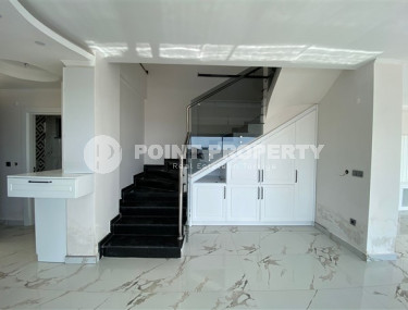 Новая двухэтажная вилла 3+1 с роскошным панорамным видом на море в элитном районе Аланьи Бекташ.-id-4382-фото-5