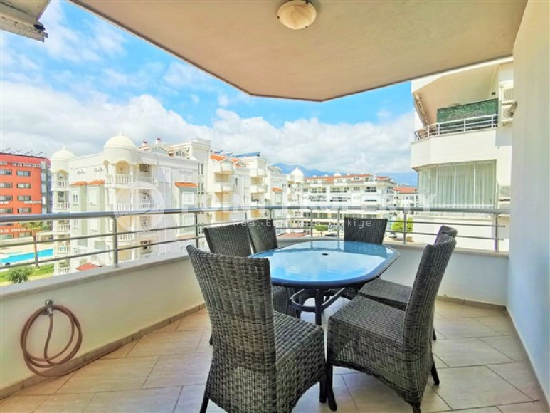 Просторная светлая квартира 2+1 в 50 метрах от моря в центре популярного района Аланьи Оба.-id-4384-фото-9