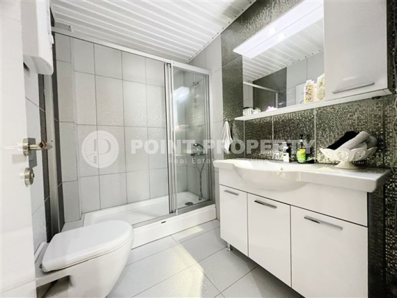 Просторный дуплекс на 5-м этаже с мансардой в 350 метрах от моря в спокойном благоустроенном районе Кестель.-id-4388-фото-10