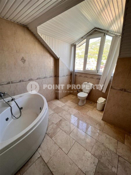 Четырехкомнатный пентхаус с большой жилой площадью 180 м2 в 250 метрах от центра Аланьи-id-4393-фото-9