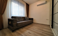 Compact comfortable apartment 2+1 50 meters from the sea in the very center of Alanya.-id-4399-photo-5