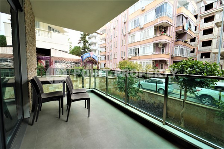 Compact comfortable apartment 2+1 50 meters from the sea in the very center of Alanya.-id-4399-photo-8