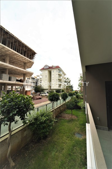 Compact comfortable apartment 2+1 50 meters from the sea in the very center of Alanya.-id-4399-photo-9