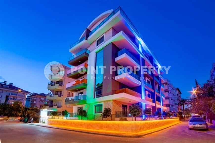 Compact comfortable apartment 2+1 50 meters from the sea in the very center of Alanya.-id-4399-photo-11