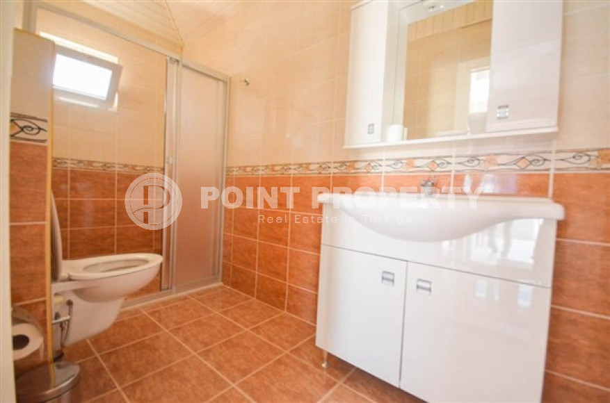 Отдельно стоящая трехэтажная вилла с собственным участком 500 м2, садом и бассейном в 500 метрах от моря.-id-4402-фото-10