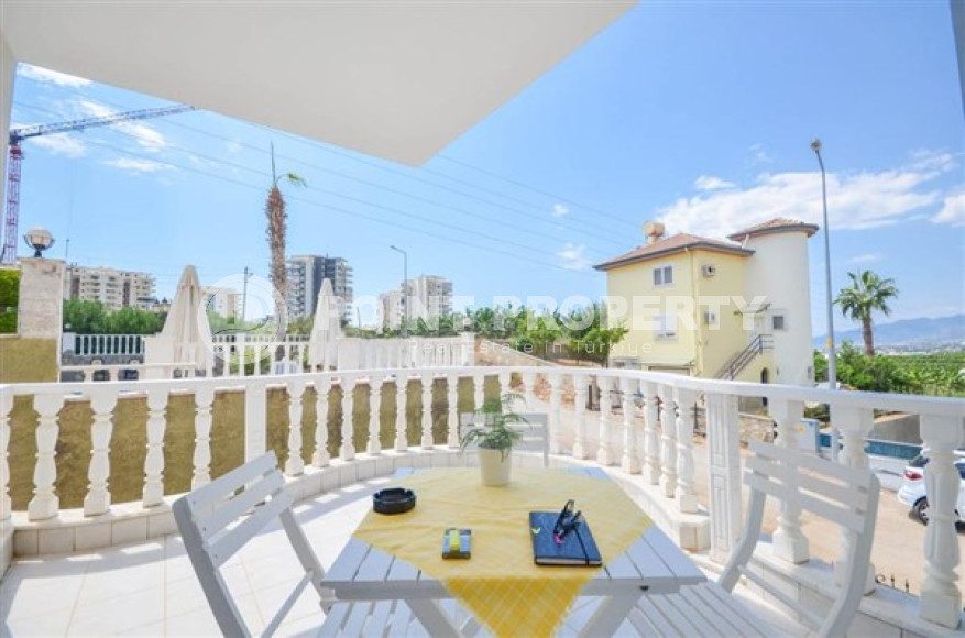 Отдельно стоящая трехэтажная вилла с собственным участком 500 м2, садом и бассейном в 500 метрах от моря.-id-4402-фото-13