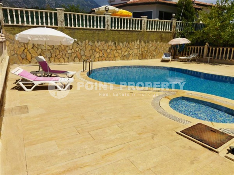 Отдельно стоящая трехэтажная вилла с собственным участком 500 м2, садом и бассейном в 500 метрах от моря.-id-4402-фото-16