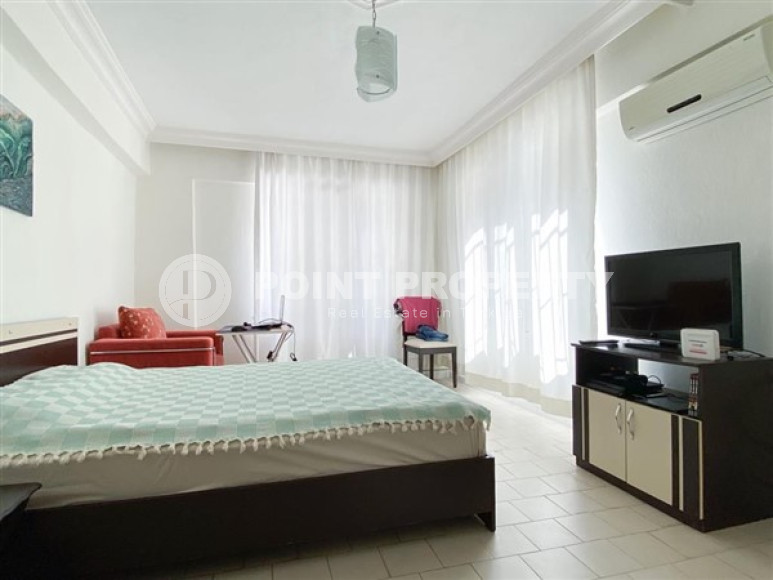 Недорогая трёхкомнатная квартира 140 м2 в самом центре Аланьи-id-4406-фото-7