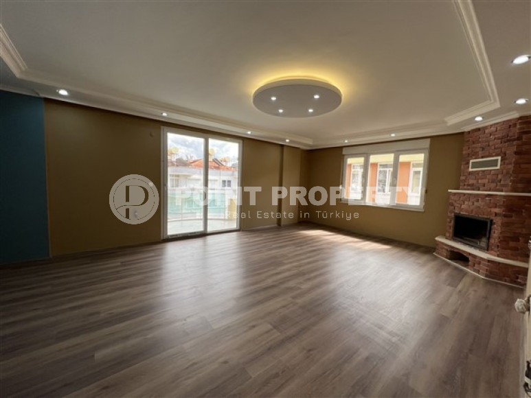 Huge eight-room penthouse with an area of 310 m2 located in the central part of Alanya-id-4408-photo-3