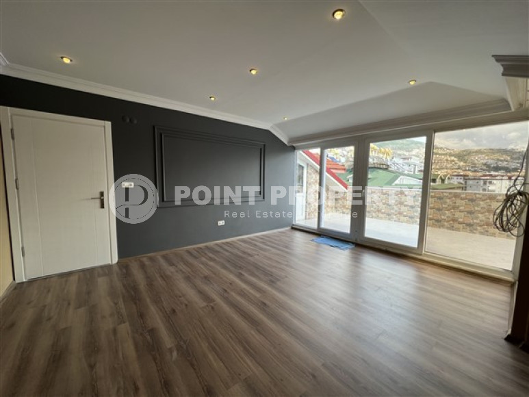 Huge eight-room penthouse with an area of 310 m2 located in the central part of Alanya-id-4408-photo-6