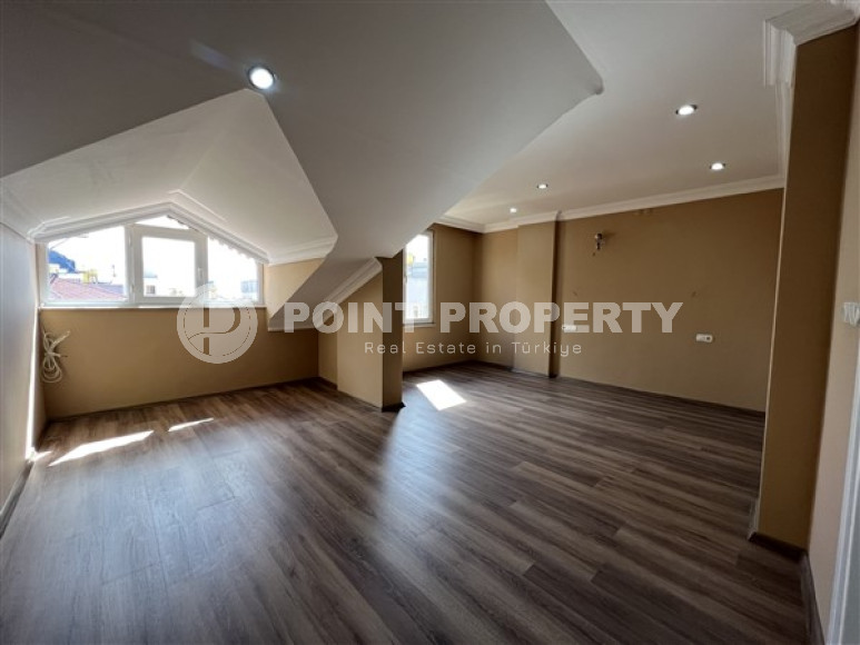 Huge eight-room penthouse with an area of 310 m2 located in the central part of Alanya-id-4408-photo-8
