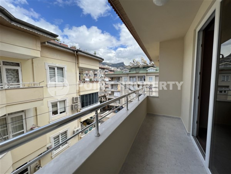 Huge eight-room penthouse with an area of 310 m2 located in the central part of Alanya-id-4408-photo-19