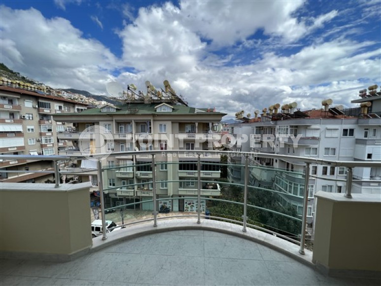 Huge eight-room penthouse with an area of 310 m2 located in the central part of Alanya-id-4408-photo-20