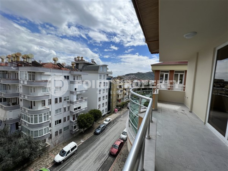 Huge eight-room penthouse with an area of 310 m2 located in the central part of Alanya-id-4408-photo-21