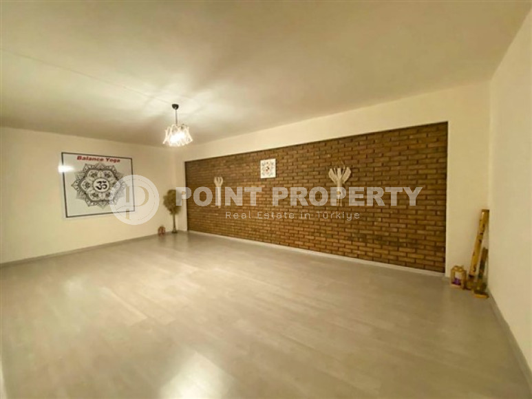 Commercial property with a total area of 170 m2 in Cikcilli area-id-4414-photo-7