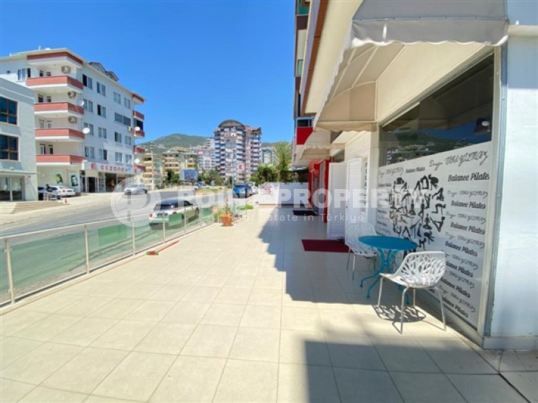 Commercial property with a total area of 170 m2 in Cikcilli area-id-4414-photo-12