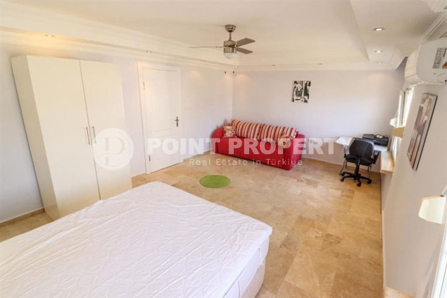 Spacious 3+1 duplex on the 3rd floor with an attic in a quiet, landscaped area of Avsallar.-id-4418-photo-10