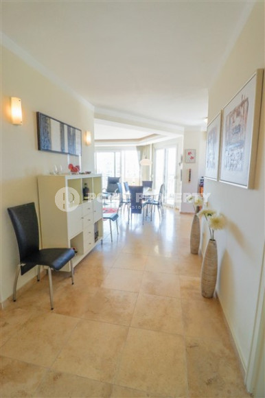 Panoramic duplex on the 4th floor with an attic, a kilometer from the beach and the promenade.-id-4420-photo-3