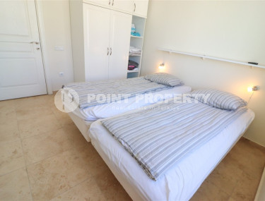 Panoramic duplex on the 4th floor with an attic, a kilometer from the beach and the promenade.-id-4420-photo-5