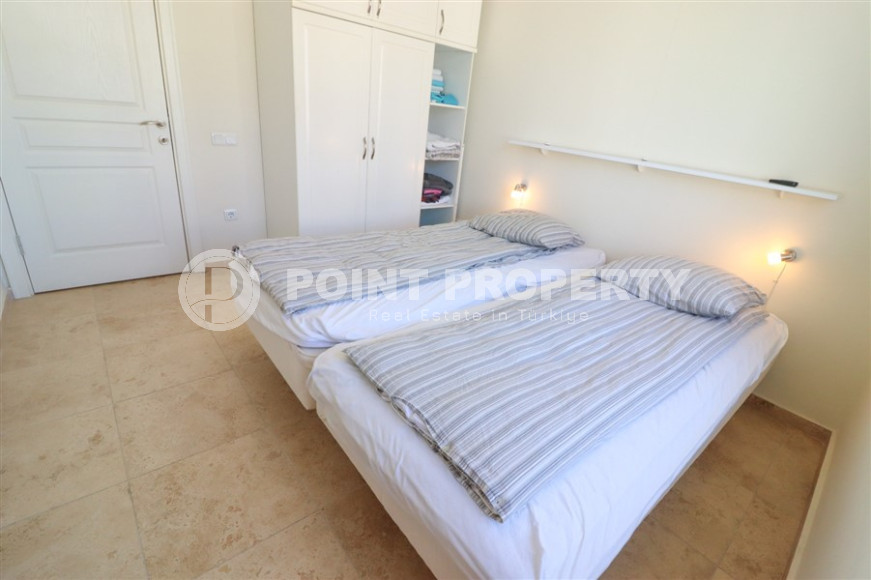 Panoramic duplex on the 4th floor with an attic, a kilometer from the beach and the promenade.-id-4420-photo-5