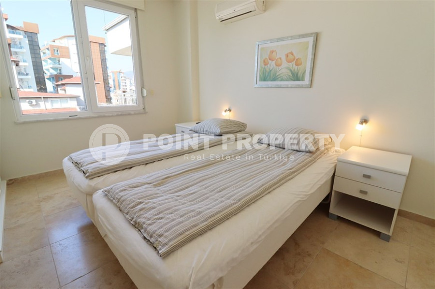Panoramic duplex on the 4th floor with an attic, a kilometer from the beach and the promenade.-id-4420-photo-6
