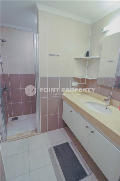 Panoramic duplex on the 4th floor with an attic, a kilometer from the beach and the promenade.-id-4420-photo-13