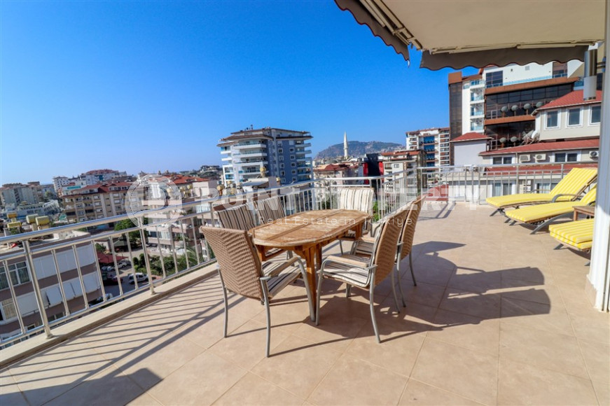 Panoramic duplex on the 4th floor with an attic, a kilometer from the beach and the promenade.-id-4420-photo-16