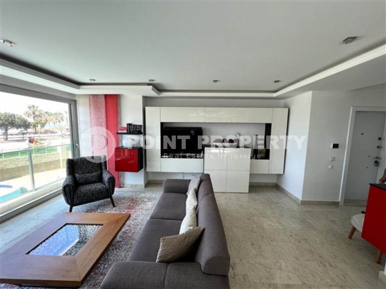 Stylish apartments with designer renovation on the very seashore in the quiet prestigious area of Alanya Kestel.-id-4422-photo-3