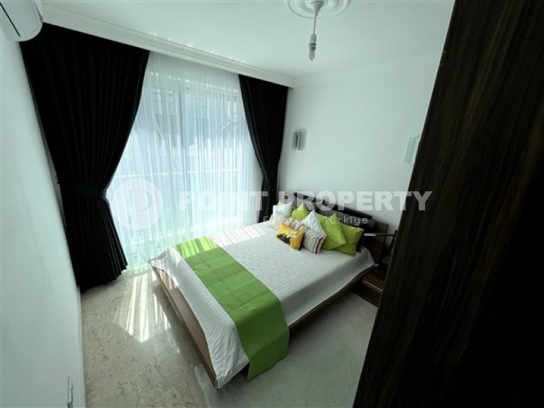 Stylish apartments with designer renovation on the very seashore in the quiet prestigious area of Alanya Kestel.-id-4422-photo-4
