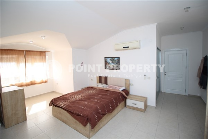 Видовая двухуровневая квартира 130 м2 с двумя ванными комнатами и балконами, район Кестель-id-4429-фото-6