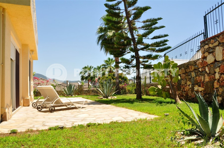 Уютная двухэтажная меблированная вилла с тремя спальнями, 200м² в районе Алании Конаклы.-id-1367-фото-2