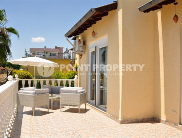 Уютная двухэтажная меблированная вилла с тремя спальнями, 200м² в районе Алании Конаклы.-id-1367-фото-3