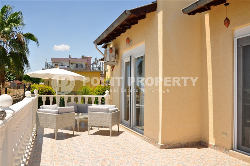 Уютная двухэтажная меблированная вилла с тремя спальнями, 200м² в районе Алании Конаклы.-id-1367-фото-3