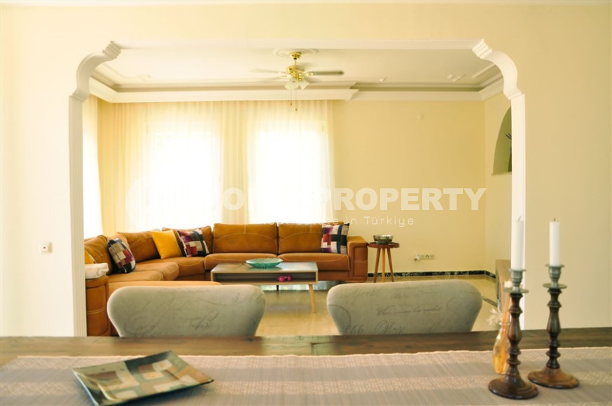 Уютная двухэтажная меблированная вилла с тремя спальнями, 200м² в районе Алании Конаклы.-id-1367-фото-4