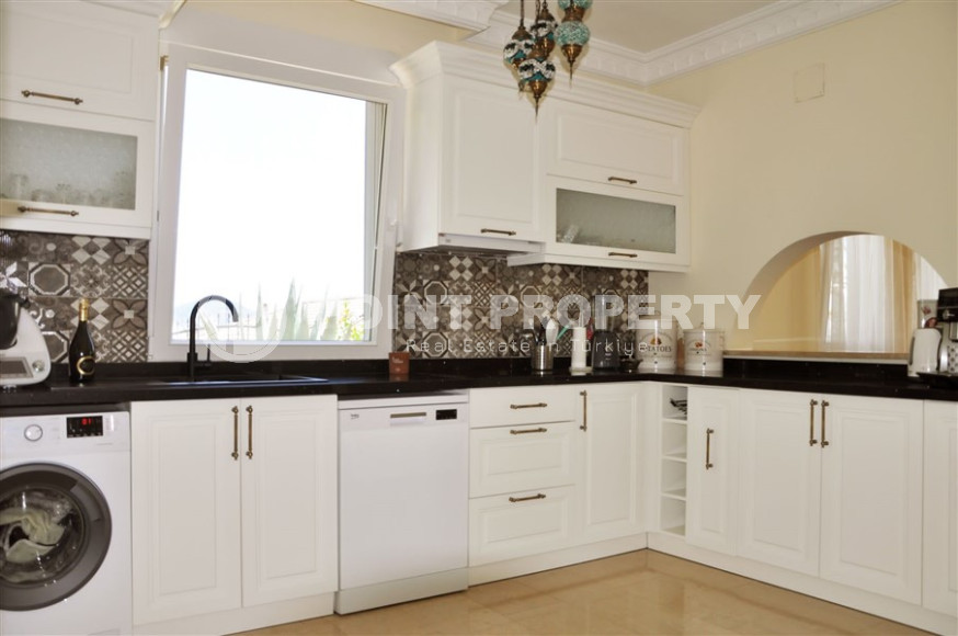 Уютная двухэтажная меблированная вилла с тремя спальнями, 200м² в районе Алании Конаклы.-id-1367-фото-10