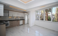 Large bright apartment with three bedrooms in the center of Alanya and 500 meters from the sea.-id-4463-photo-1
