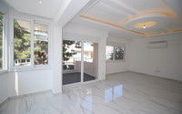 Large bright apartment with three bedrooms in the center of Alanya and 500 meters from the sea.-id-4463-photo-2