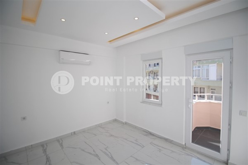 Large bright apartment with three bedrooms in the center of Alanya and 500 meters from the sea.-id-4463-photo-5