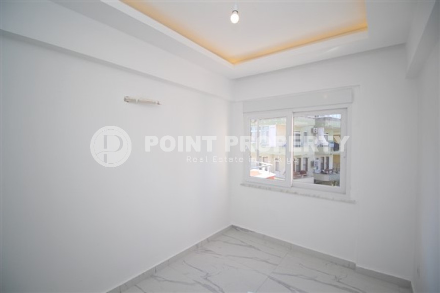 Large bright apartment with three bedrooms in the center of Alanya and 500 meters from the sea.-id-4463-photo-8