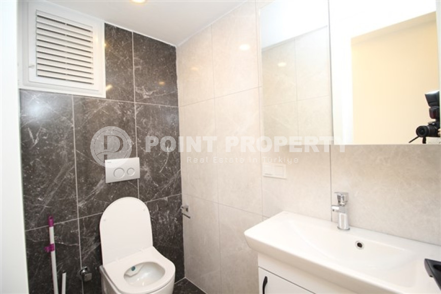 Large bright apartment with three bedrooms in the center of Alanya and 500 meters from the sea.-id-4463-photo-10