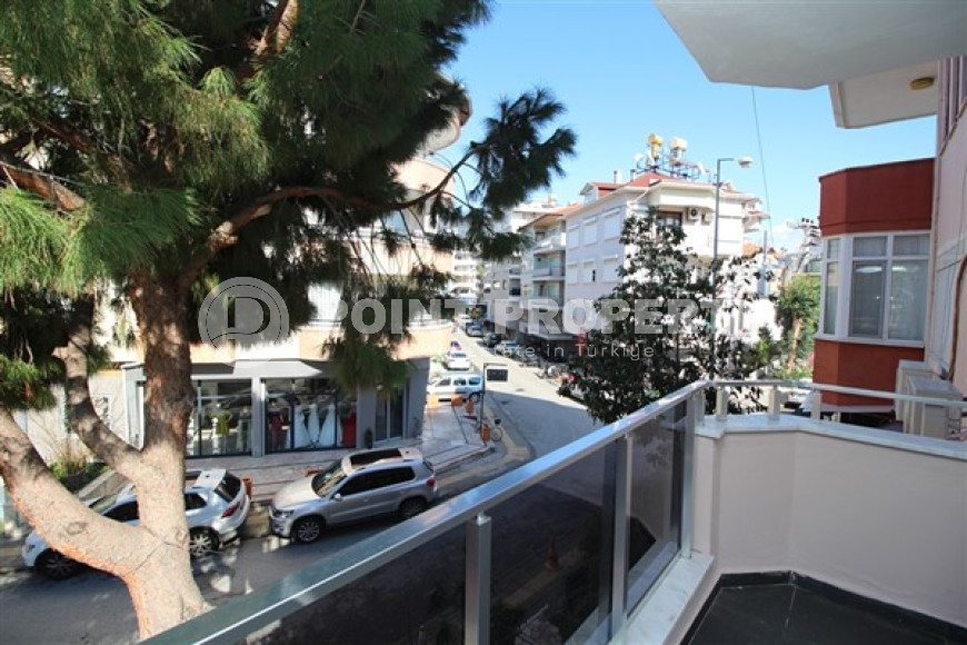 Large bright apartment with three bedrooms in the center of Alanya and 500 meters from the sea.-id-4463-photo-13
