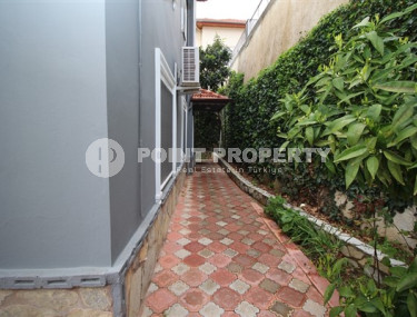 Duplex with a total area of 220 m2, with a private pool and garden, five kilometers from the sea.-id-4464-photo-5