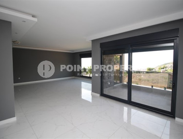 Дуплекс 5+1 с собственным садом, в двух с половиной километрах от моря в элитном районе Аланьи - Бекташ.-id-4466-фото-2