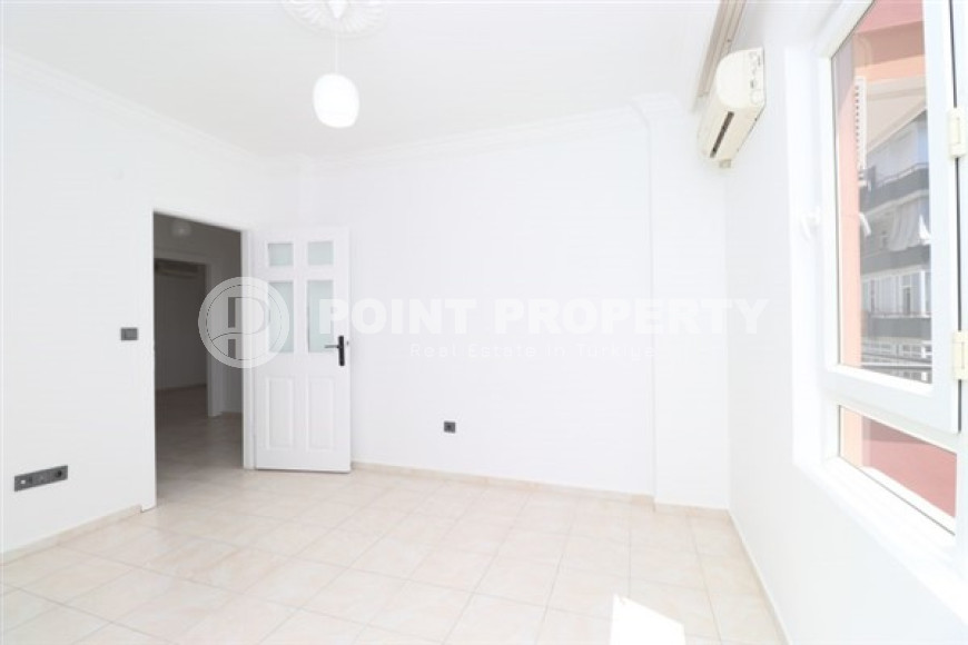 Трёхкомнатные апартаменты 2+1 с хорошим ремонтом на 2 этаже дома, центр Аланьи-id-4485-фото-5