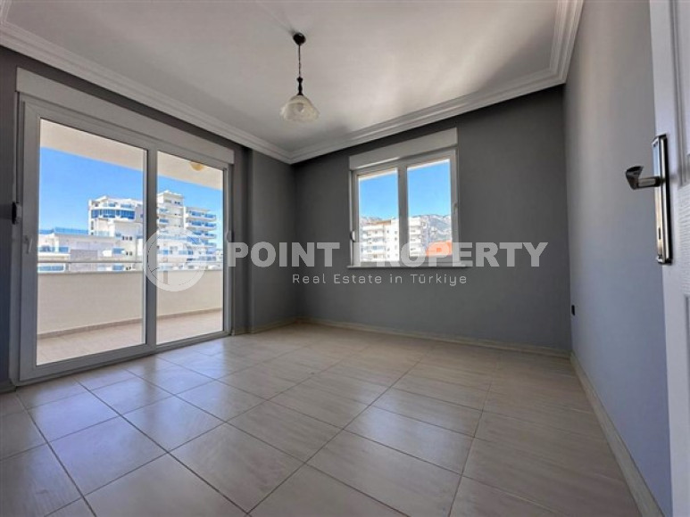 Spacious penthouse with an area of 200 m2 and three balconies in the Mahmutlar area-id-4487-photo-3