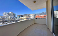 Spacious penthouse with an area of 200 m2 and three balconies in the Mahmutlar area-id-4487-photo-12