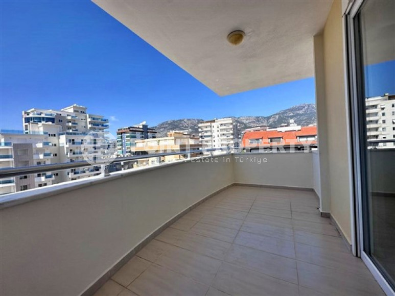Spacious penthouse with an area of 200 m2 and three balconies in the Mahmutlar area-id-4487-photo-12