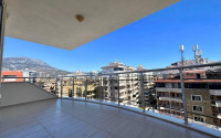 Spacious penthouse with an area of 200 m2 and three balconies in the Mahmutlar area-id-4487-photo-13